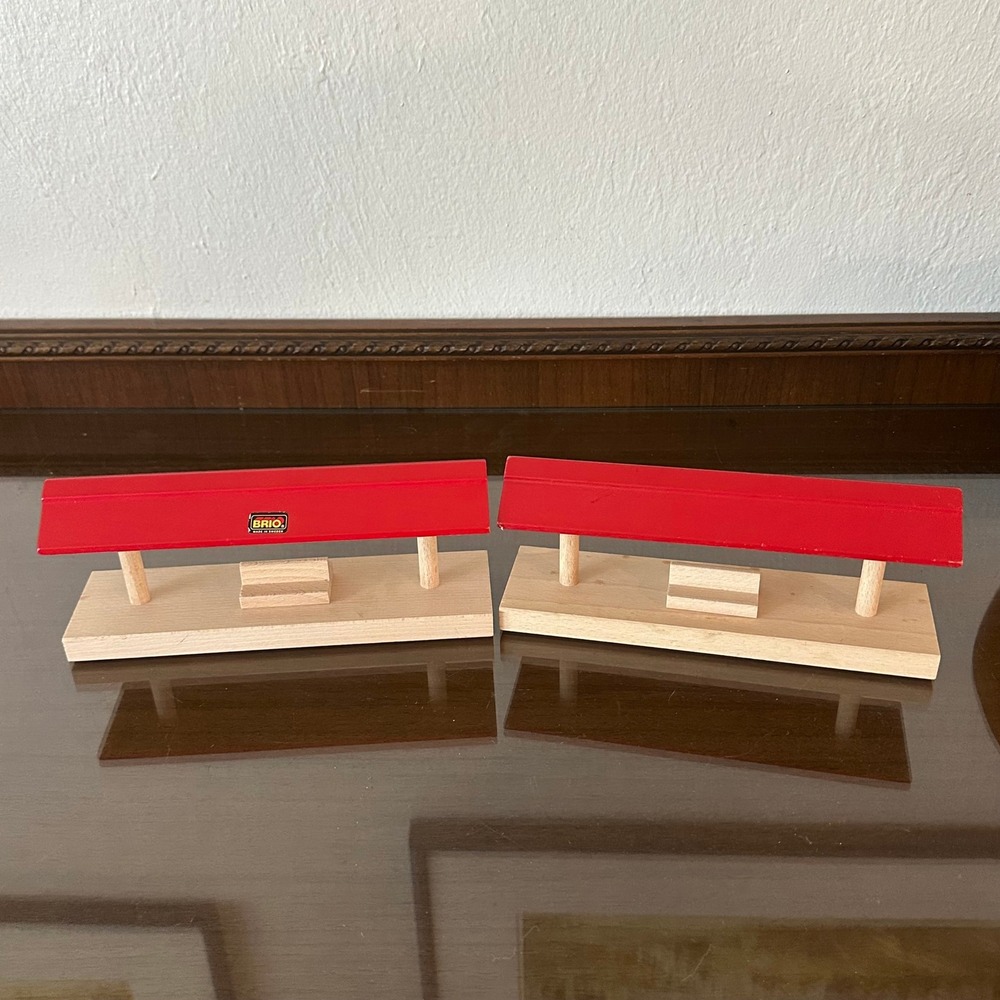 Brio Wooden Train Station Platform 33367 Red Roof Railway Accessory Set of 2